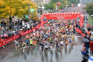 2012 Toronto Waterfront Marathon start: photo courtesy of the Scotiabank Toronto Waterfront Marathon